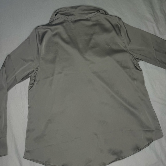 H&M Satin Blouse Long Sleeve Grey/Green Notched Collar Button Down - Picture 3 of 8